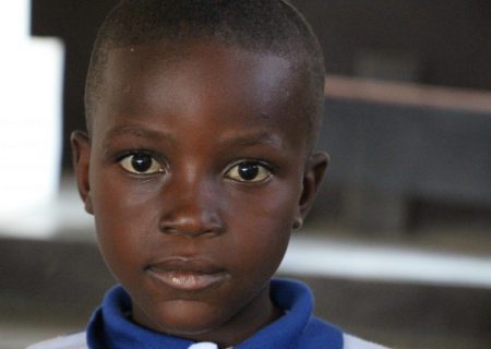 Criança socorrida pela Nations Help no Haiti